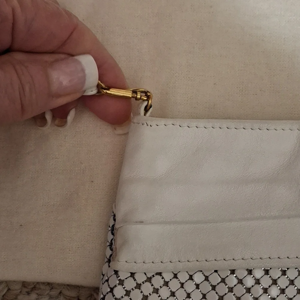 Whiting & Davis White Clutch Bag - Picture 4 of 4